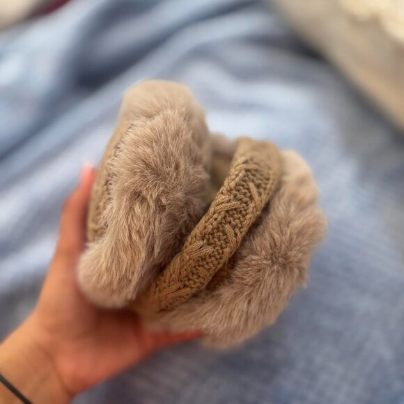 Adjustable Fluffy Folding Earmuffs